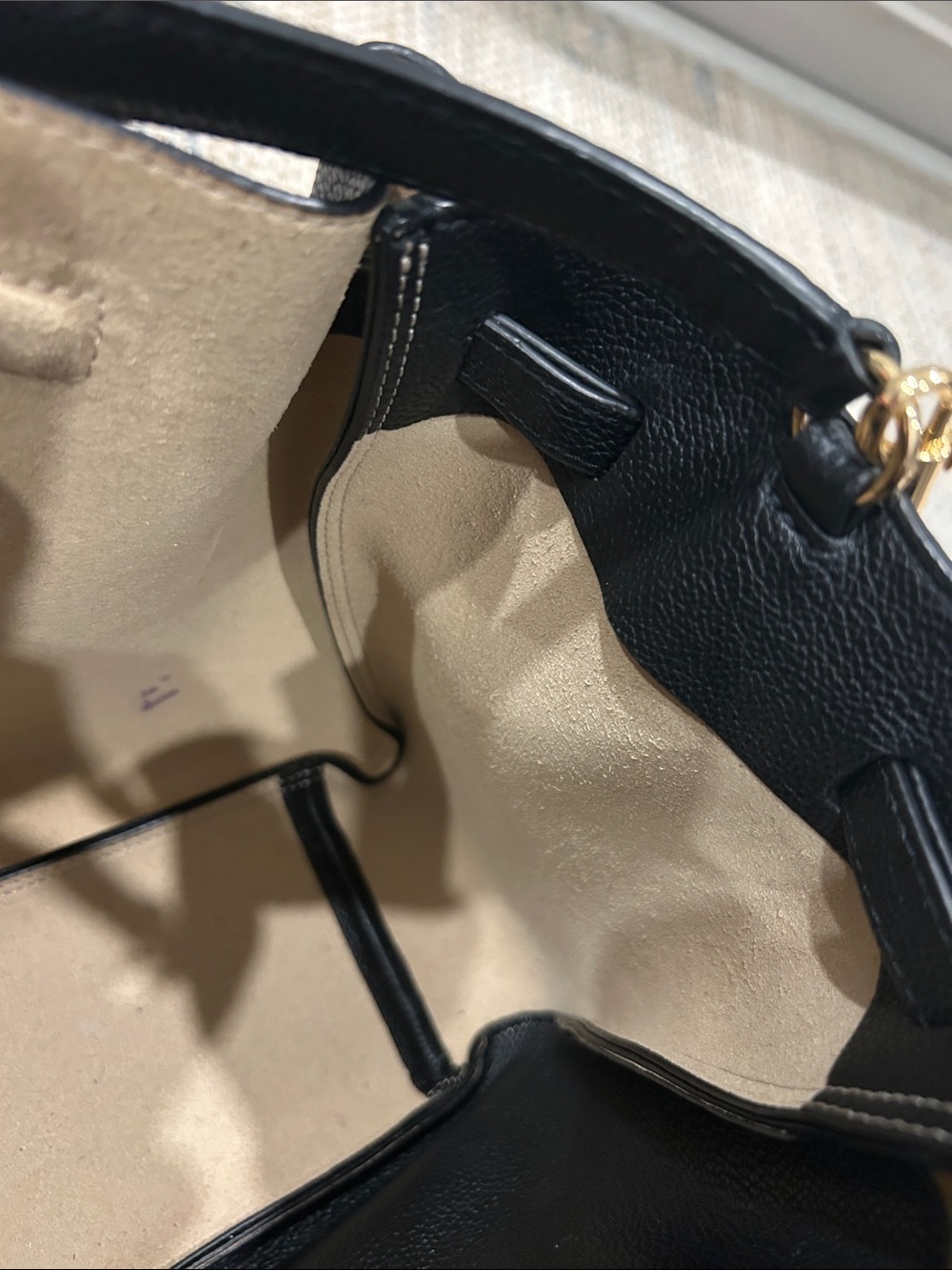 Tory Burch Black Pebbled Leather Shoulder Bag with Gold Hardware - Picture 7 of 11